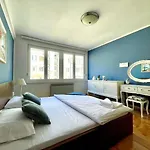 Central 2Bdr Apt - Excellent Location