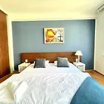 Central 2Bdr Apt - Excellent Location