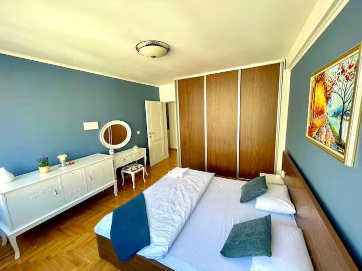 2bdr - Excellent Location